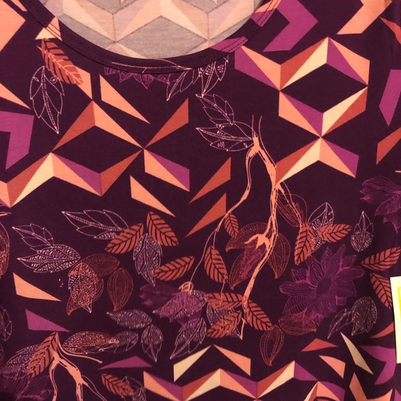 LuLaRoe Classic Tee - Picture 2 of 3